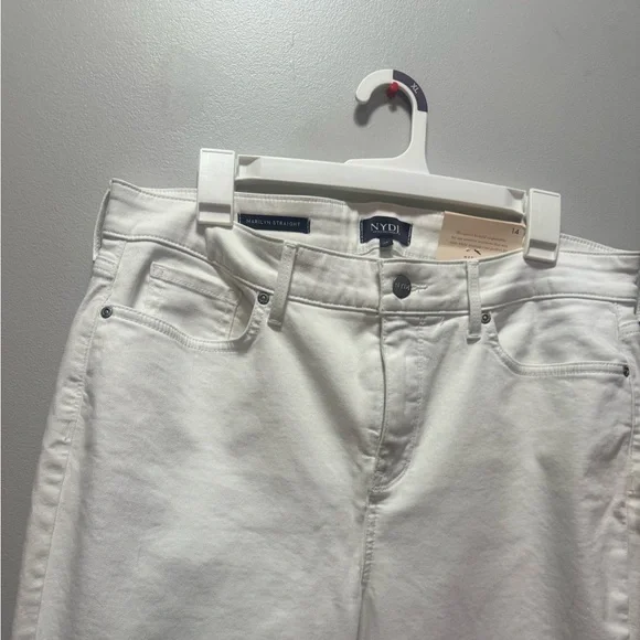 Women’s Jeans - Picture 6 of 8